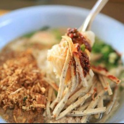 ก๋วยจั๊บญวนกระดูกหมู