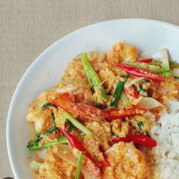 ผัดผงกระหรี่ราดข้าว