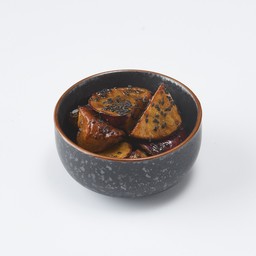 มันหวานญี่ปุ่นซอสคุโรมิสุงาคั่ว