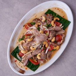 ยำแซ่บหมูลุยไฟ