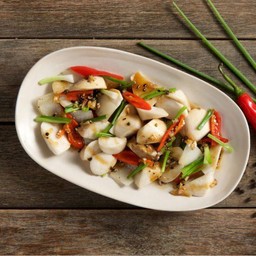 เห็ดออรินจิผัดกระเทียมพริกไทยดำ
