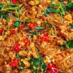 ผัดกะเพรา-วุ้นเส้นราดข้าว(ไม่ทำคลุกข้าว)