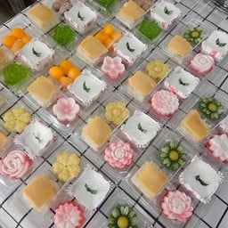 ขนมไทยคละแบบ (กล่องสุ่ม) - กล่อง 4 ช่อง