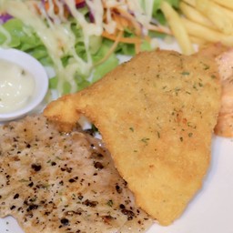 สเต็กหมูปลาไส้กรอก