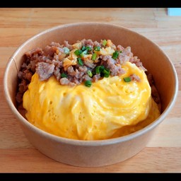 ข้าวไข่ข้นㆍ หมูสับกระเทียมพริกไทย