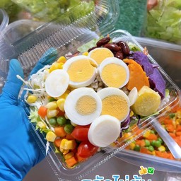 สลัดไข่ต้ม