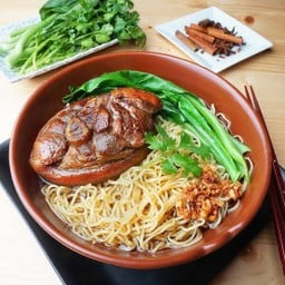 Pig Trotter Noodles Cheese 蹄膀面 บะหมี่คากิชีส