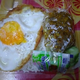 ข้าวเครื่องแกงหมู