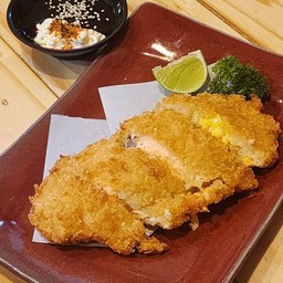 แซลมอนชุบเกล็ดขนมปังทอด