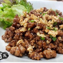 หมูสับผัดกระเทียม(กับข้าว)