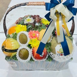 12 กระเช้าผลไม้รวม ( M) พร้อมตกแต่ง