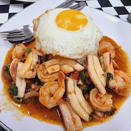 ข้าวกระเพราทะเลรวม