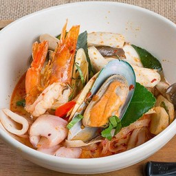 ก๋วยเตี๋ยวต้มยำทะเลน้ำ