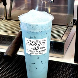 ชาอัญชัญนมสด