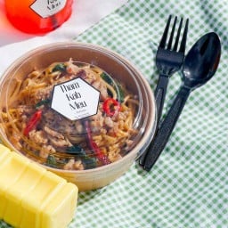 ครัวหลังตึก “ฟรีไข่”