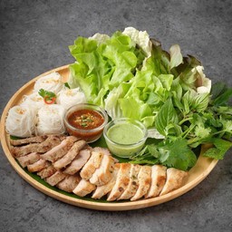 เมี่ยงหมูย่าง และไก่ย่างน้ำจิ้มแซ่บ ขนาด L