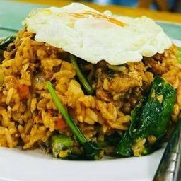 ข้าวผัดปลากระป๋อง