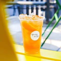 ชาพีชเย็น (มีความหวานในตัว ไม่สามารถเลือกความหวานได้