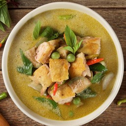 แกงเขียวหวานไก่ย่างพริกขี้หนูสวน