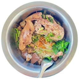 ก๋วยเตี๋ยวโครงไก่