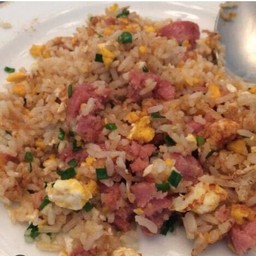 ข้าวผัดแหนม