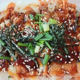 ข้าวมันไก่ทอดซอสบาบีคิว