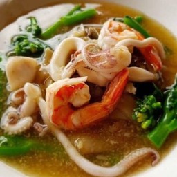ราดหน้าทะเล