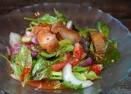 ยำหมูกรอบ