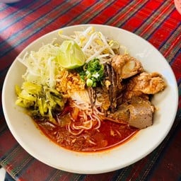 ขนมจีนน้ำเงี้ยว