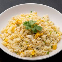 ข้าวผัดไข่ ไส้กรอก