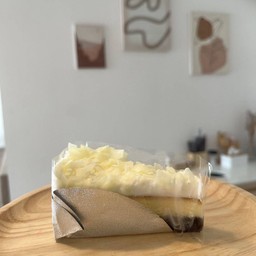 WHITE CHOCOLATE CHEESECAKE