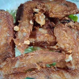 ปีกไก่ทอดน้ำปลา5ชิ้น