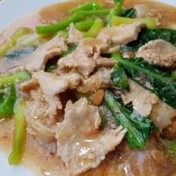 ราดหน้าหมู