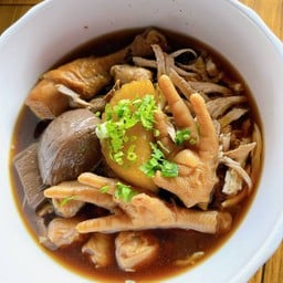 ก๋วยเตี๋ยวไก่ตุ๋นเห็ดหอม(พิเศษ)