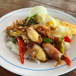 ข้าวกระเพรา กุ้ง หมึก ไก่ หมูสับ
