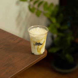 นมสดคาราเมลเย็น