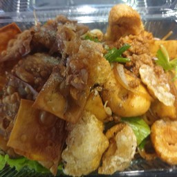 หมี่คลุกทรงเครื่อง (มีเส้นเล็ก และ หมี่ขาวระบุเลย)