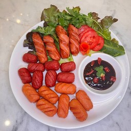 ออเดิร์ฟไส้กรอก sausage appetizer