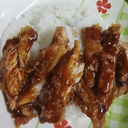 ข้าวไก่ทอดซอสบาร์บีคิว
