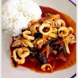 ผัดปลาหมึกราดข้าว - 230