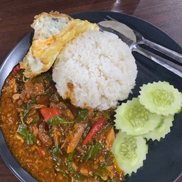 กะเพราปลากระป๋อง