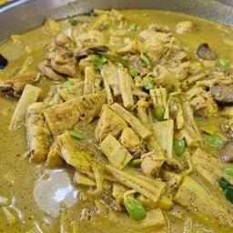 แกงไก่หน่อไม้