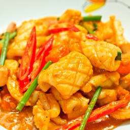 ปลาหมึกผัดไข่เค็ม