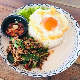 ข้าวกะเพราเนื้อสับ