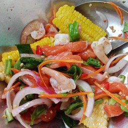 ยำแซลมอน