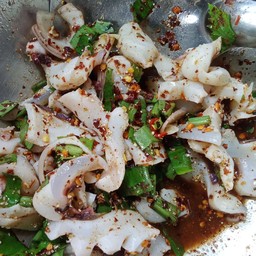 ลาบปลาหมึก