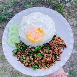 ข้าวกะเพราเนื้อสับ