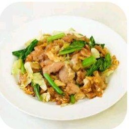 เส้นใหญ่ ผัดซีอิ๊ว หมู