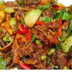 ผัดเผ็ดกบ