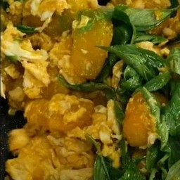 ผัดฟักทองใส่ไข่